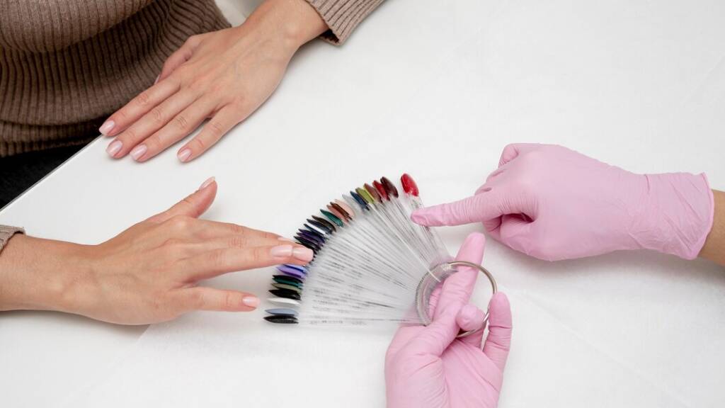 Sinem Keser Beauty Center - Profesyonel Tırnak Süsleme