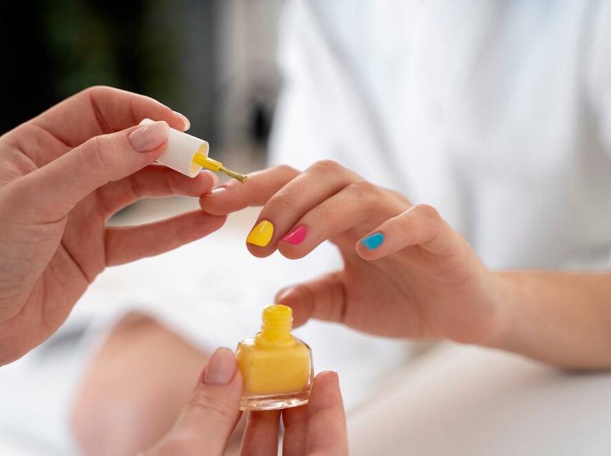 Sinem Keser Beauty Center - Kalıcı Oje Eğitimi